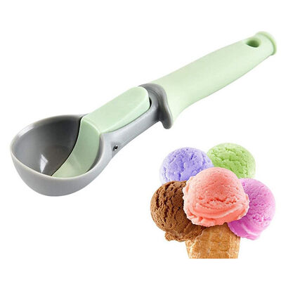 Le scoop en plastique de crème glacée avec le biscuit facile de déclencheur écope le scoop de boule de melon