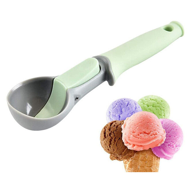 Le scoop en plastique de crème glacée avec le biscuit facile de déclencheur écope le scoop de boule de melon