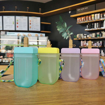 bouteille d'eau 300ml mignonne en plastique multicolore avec la paille