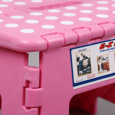 Tabouret se pliant en plastique portatif multicolore pliant d'étape pour des enfants et des adultes