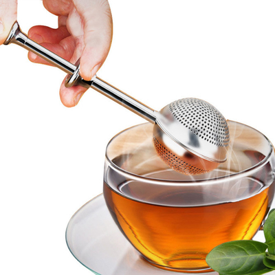 Longue poignée d'infuseurs de boule de thé d'acier inoxydable pour des épices de thé de feuille