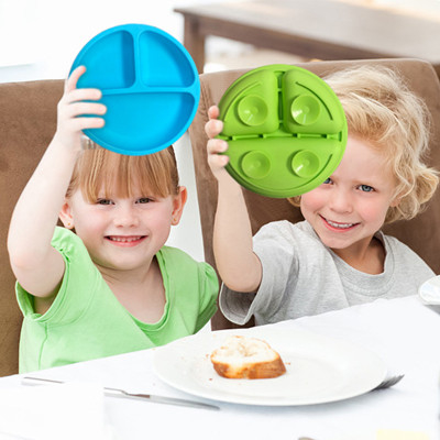 Assiettes multicolores en silicone pour bébé de qualité alimentaire avec aspiration et couvercles