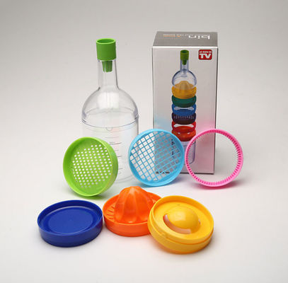8 multifonctionnels dans des 1 tasses de trousse d'outils de cuisine Juice Bottle Grater Fruit et végétal