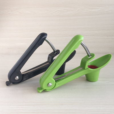 Outil d'Olive Seed Cherry Pitter Remover avec la tasse de silicone de catégorie comestible
