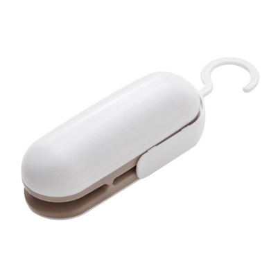 Mini Bag Sealer 2 dans la 1 chaleur et coupeur pour le scelleur tenu dans la main de vide de sachets en plastique