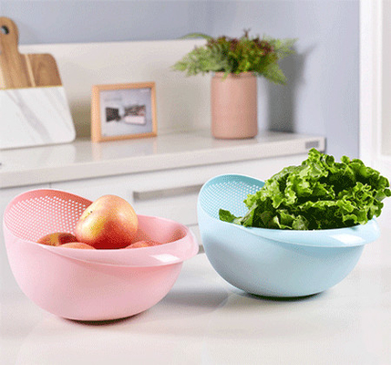 Cuvette en plastique de tamis de riz avec la cuisine de poignée vidangeant des passoires pour les légumes de nettoyage