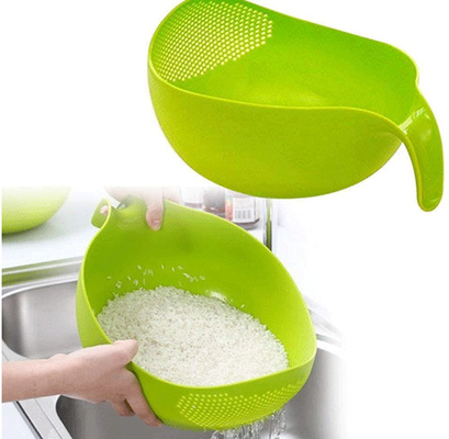 Cuvette en plastique de tamis de riz avec la cuisine de poignée vidangeant des passoires pour les légumes de nettoyage