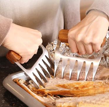 Le défibreur de viande en métal griffe des fourchettes de viande d'acier inoxydable avec la poignée en bois pour le déchiquetage
