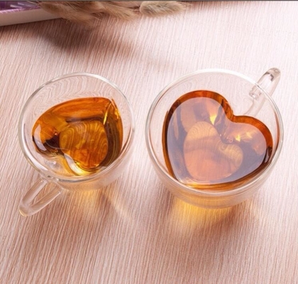 Cadeau en verre transparent 200ml-300ml en forme de coeur de tasses de boissons de la coutume ISO9001