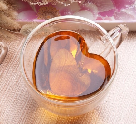 Cadeau en verre transparent 200ml-300ml en forme de coeur de tasses de boissons de la coutume ISO9001