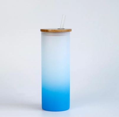 bouteille d'eau givrée faite sur commande de gradient de tasses de boissons de la sublimation 18oz avec le couvercle en bambou