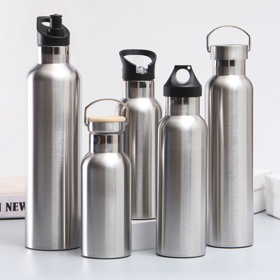 bouteille d'eau faite sur commande de tasses de boissons d'acier inoxydable de mur du double 600ml avec le couvercle