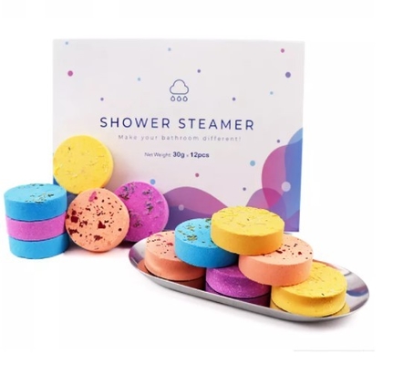 La douche sèche d'Aromatherapy de fleur d'huile essentielle marque sur tablette pour le vapeur de douche
