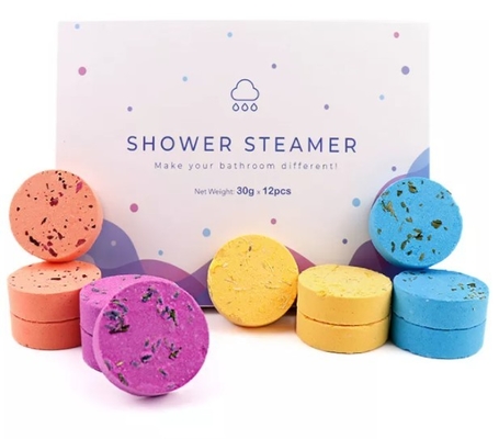 La douche sèche d'Aromatherapy de fleur d'huile essentielle marque sur tablette pour le vapeur de douche
