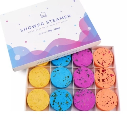 La douche sèche d'Aromatherapy de fleur d'huile essentielle marque sur tablette pour le vapeur de douche