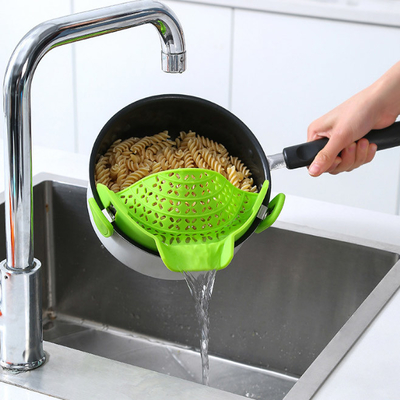 Agrafe réglable de riz sur la passoire de silicone pour les pots et le tamis de pâtes