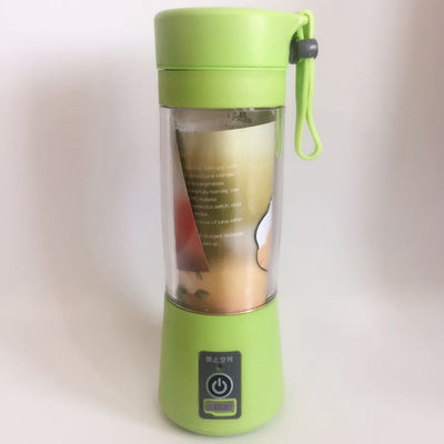 Le mélangeur électrique d'USB Mini Portable Fruit Juice Blender entassent en vrac multifonctionnel