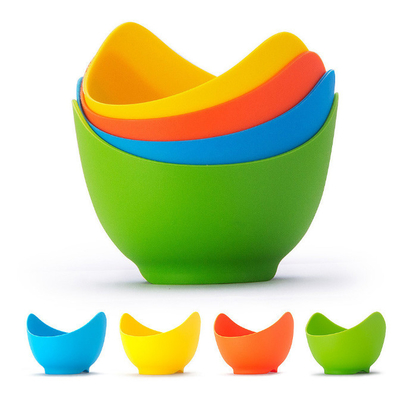 Braconnier d'oeufs de 4 de paquet de silicone en vrac approvisionnements de cuisine pour la micro-onde
