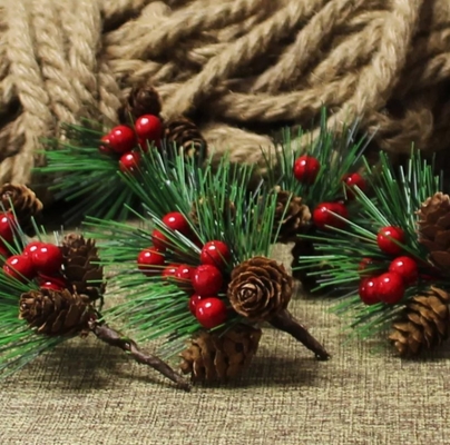Aiguilles artificielles de pin de fruit rouge de PVC pour Mini Christmas Tree Ornaments
