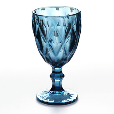 Le volume de verrerie de Champagne Wine Glass Goblets Colored pour la cuisine