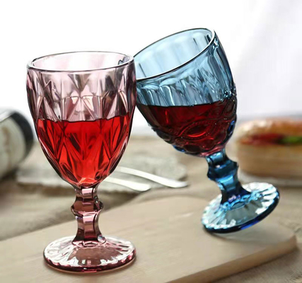Le volume de verrerie de Champagne Wine Glass Goblets Colored pour la cuisine