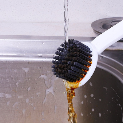 La cuisine en vrac en plastique d'ANIMAL FAMILIER fournit la longue brosse de lavage de plat de poignée pour le nettoyage