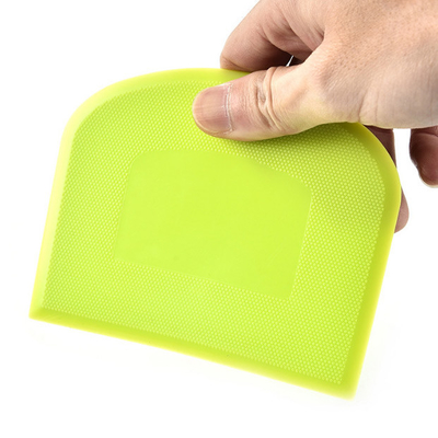 Les produits en plastique d'articles de ménage en plastique sûrs de nourriture roulent coupeur de grattoir de la pâte