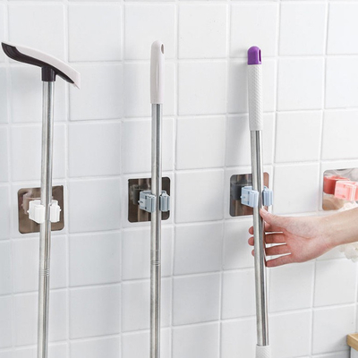Outils fixés au mur faits sur commande de pince de support de balai et de balai