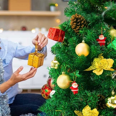 L'arbre de Noël déjouent des décorations de Mini Gift Box Ornaments Hanging