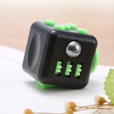 Jouets colorés Mini Gadgets Cube de personne remuante de détente de décompression