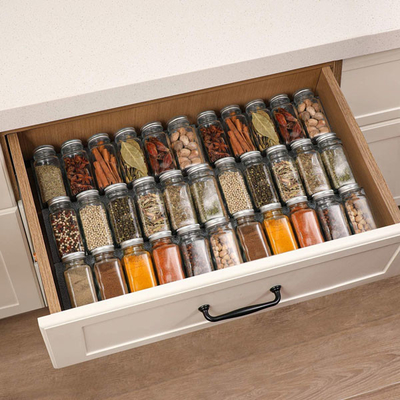24 épices carrées en verre des PCs 4oz cognent des conteneurs avec des labels d'épice