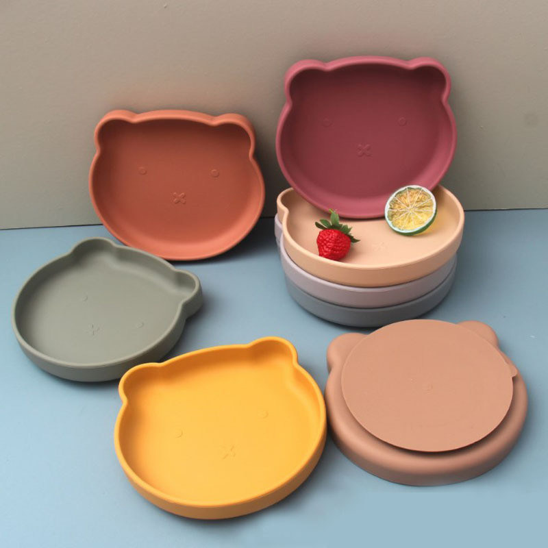 Plats de dîner mignons de silicone de couleur multi pour des approvisionnements de cuisine d'enfants