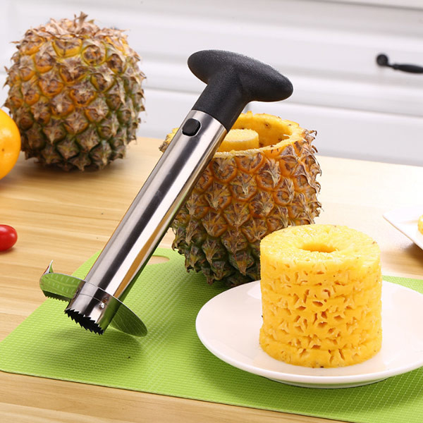 Épluchez la trancheuse de dénoyautage d'outil d'acier inoxydable d'ananas libre d'articles de ménage avec la poignée détachable